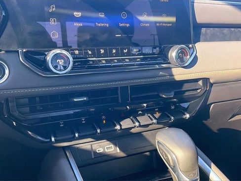 Used 2024 Chevrolet Colorado ZR2 w/ ZR2 Convenience Package III image 32