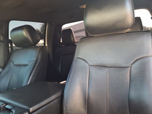 Used 2015 Ford F250 Lariat w/ Lariat Interior Package image 15