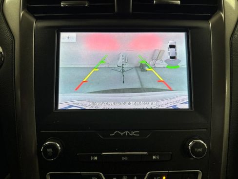 Used 2020 Ford Fusion SE FWD image 6
