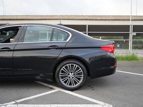 Used 2019 BMW 540i w/ Premium Package image 5
