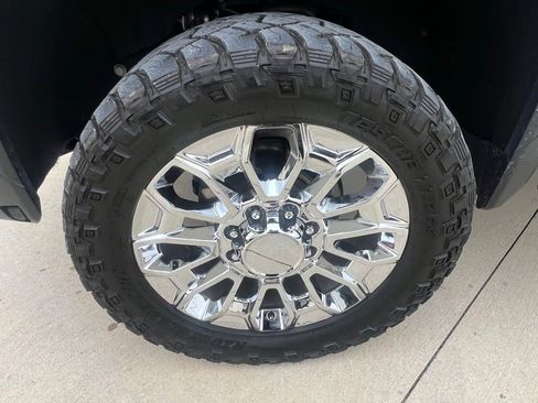 Used 2025 GMC Sierra 2500 SLT w/ SLT Convenience Package image 20