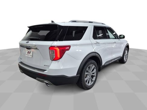 Used 2023 Ford Explorer Limited AWD/4WD image 9