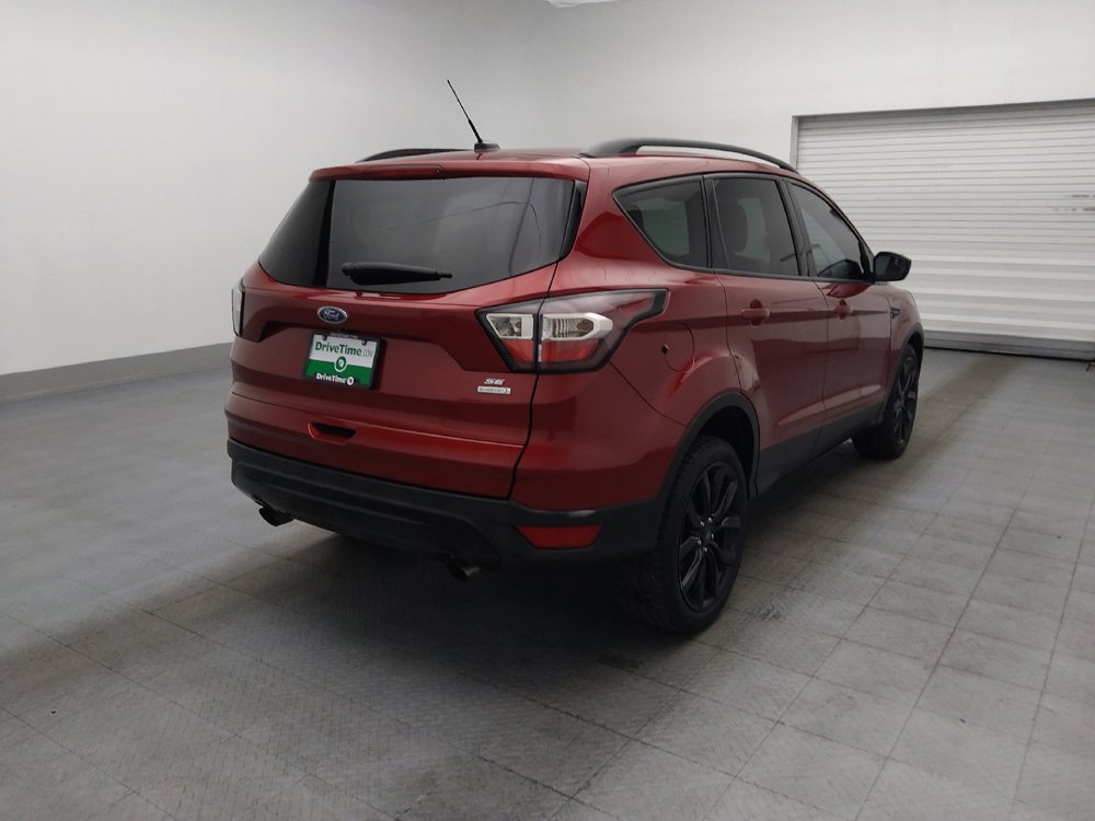 Used 2017 Ford Escape SE w/ SE Sport Appearance Package FWD image 9