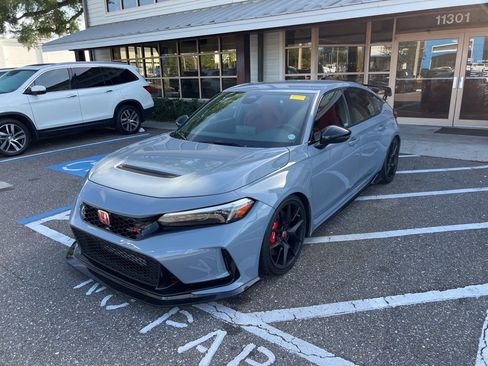 Used 2024 Honda Civic Type R image 2