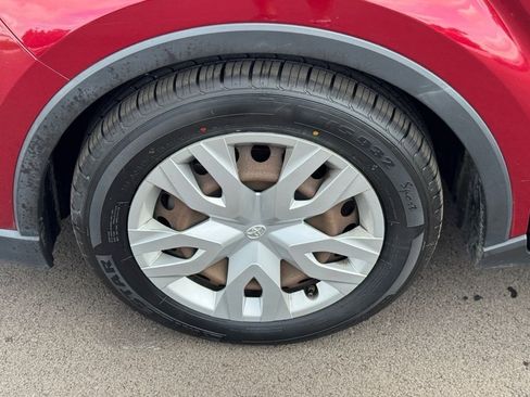 Used 2019 Toyota C-HR LE FWD image 14