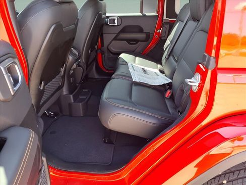 New 2024 Jeep Wrangler Sahara w/ Technology Group image 21