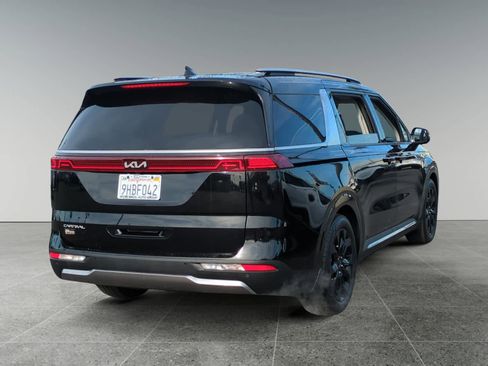 Used 2024 Kia Carnival SX Prestige image 5