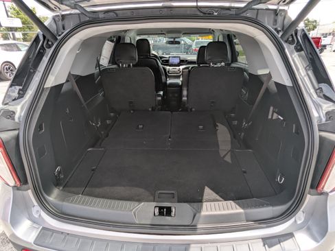 Used 2023 Ford Explorer XLT w/ Equipment Group 202A RWD image 12