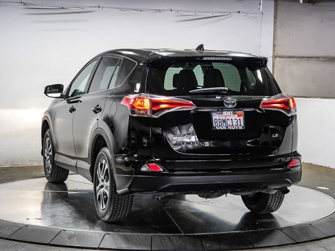 Used 2018 Toyota RAV4 LE w/ Carpet Mat Package FWD image 4