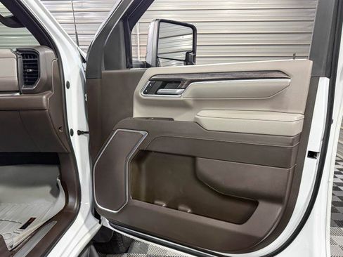 Used 2024 Chevrolet Silverado 3500 LTZ image 37