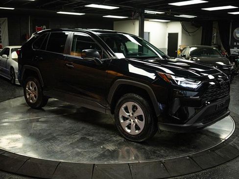 Used 2025 Toyota RAV4 LE image 5