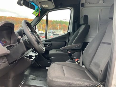 Used 2023 Mercedes-Benz Sprinter 2500 image 10