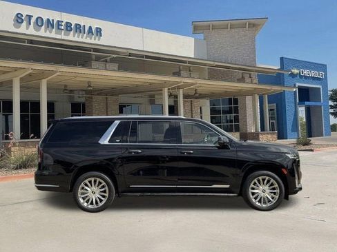 Used 2023 Cadillac Escalade ESV Premium Luxury w/ LPO, Illumination Package AWD/4WD image 3