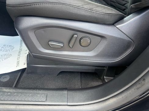 Certified 2021 Ford Explorer XLT RWD image 17