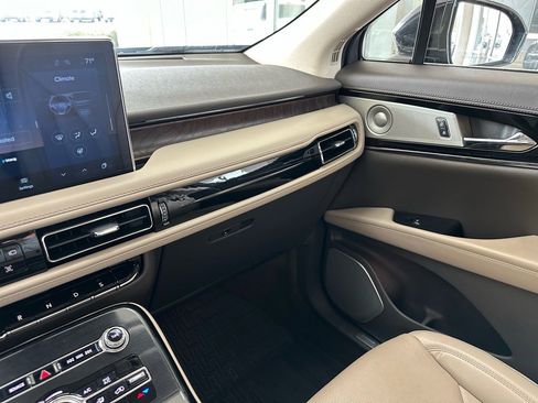 Used 2022 Lincoln Nautilus Reserve w/ Equipment Group 202A image 41