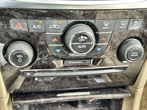 Used 2014 Chrysler 300 AWD w/ Driver Convenience Group image 19