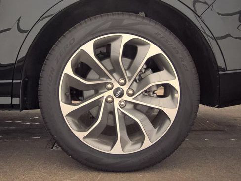 Used 2025 Lincoln Aviator AWD w/ Jet Appearance Package image 7