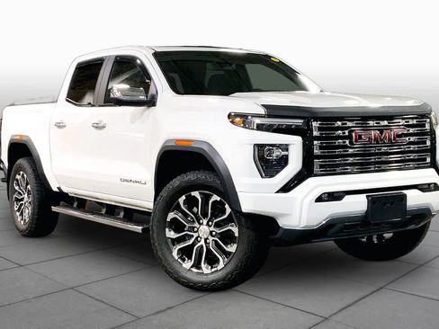 Used 2026 GMC Canyon Denali AWD/4WD image 3