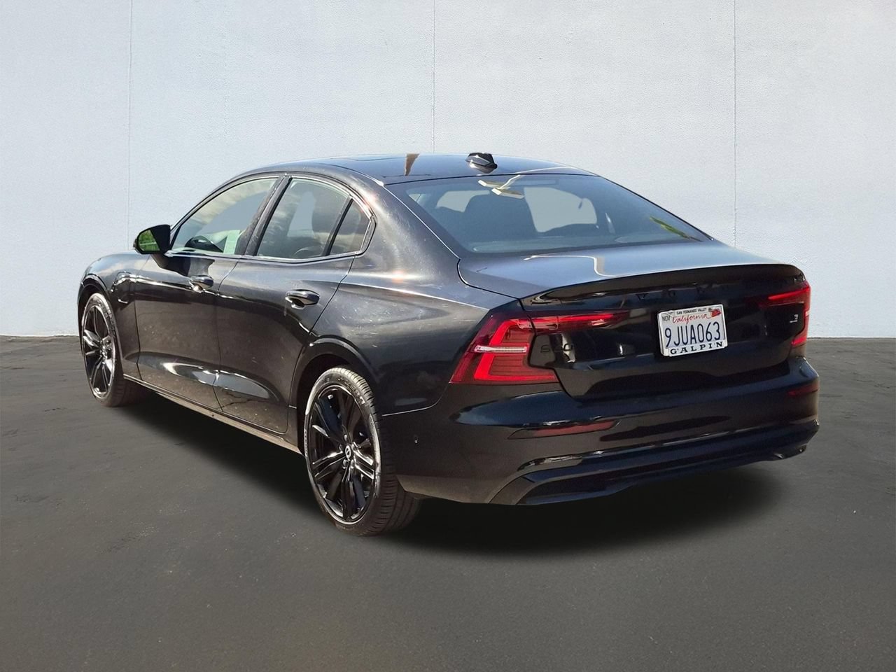 Certified 2024 Volvo S60 T8 Plus w/ Climate Package AWD/4WD image 7