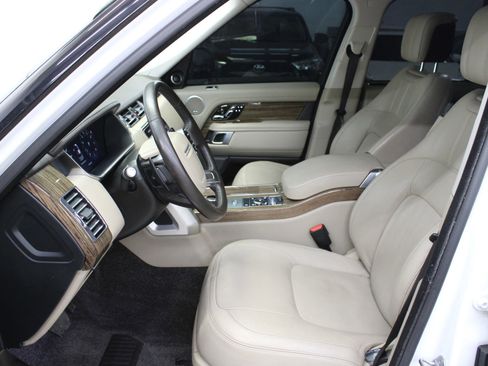 Used 2019 Land Rover Range Rover HSE image 11