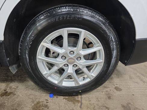Used 2024 Chevrolet Equinox LT AWD/4WD image 30