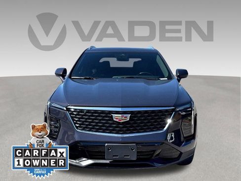 Used 2025 Cadillac XT4 Premium Luxury AWD/4WD image 2
