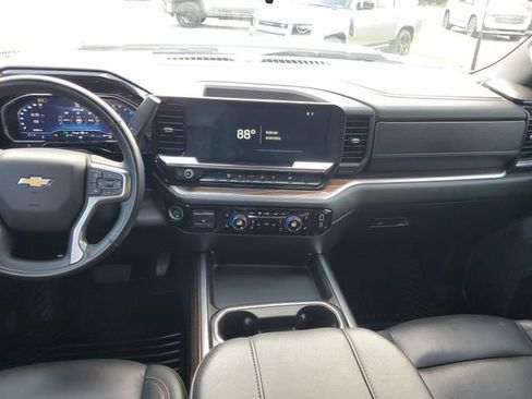 Used 2025 Chevrolet Silverado 3500 LT AWD/4WD image 15