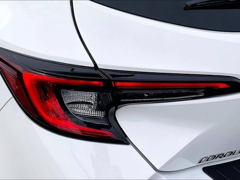 Used 2024 Toyota Corolla SE w/ SE Package FWD image 28