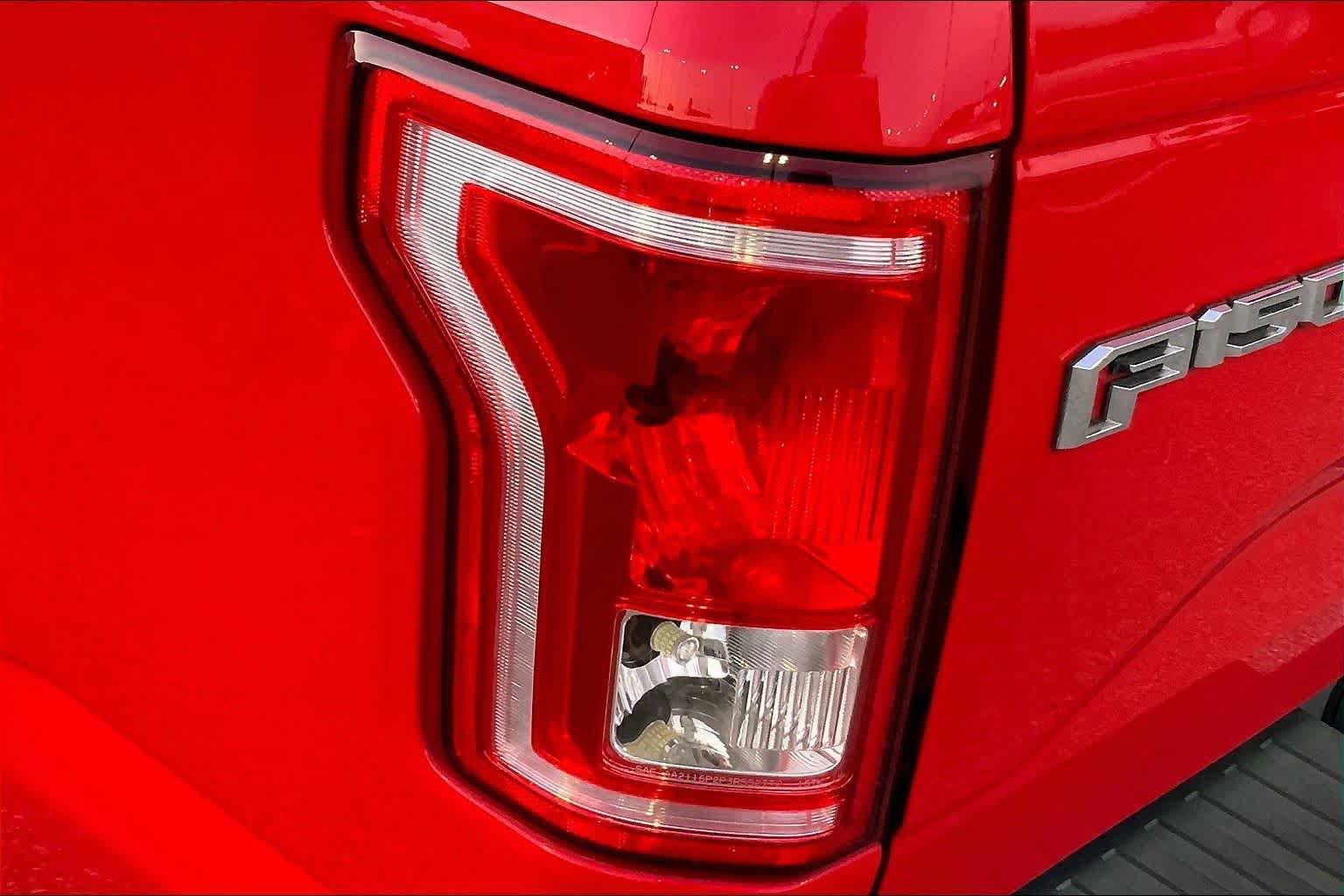 Used 2015 Ford F150 XLT w/ Equipment Group 302A Luxury RWD image 24