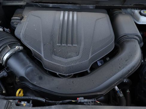 Used 2026 Chevrolet Traverse LT FWD image 32