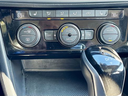 Used 2024 Volkswagen Jetta SE image 15