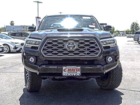 Used 2023 Toyota Tacoma TRD Sport AWD/4WD image 3