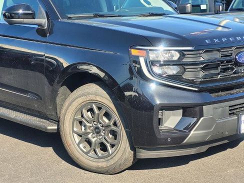 New 2026 Ford Expedition Active image 3