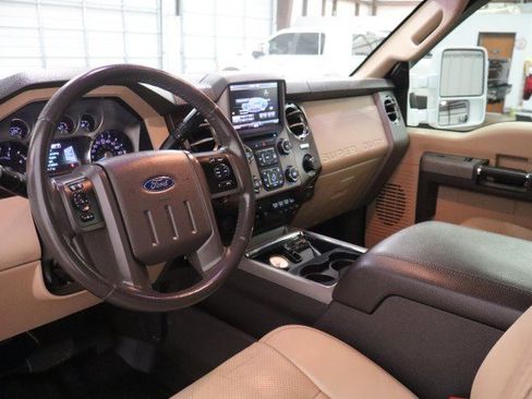 Used 2016 Ford F350 Lariat w/ Lariat Interior Package AWD/4WD image 32