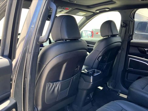 Used 2024 Kia Telluride EX X-Line AWD/4WD image 12