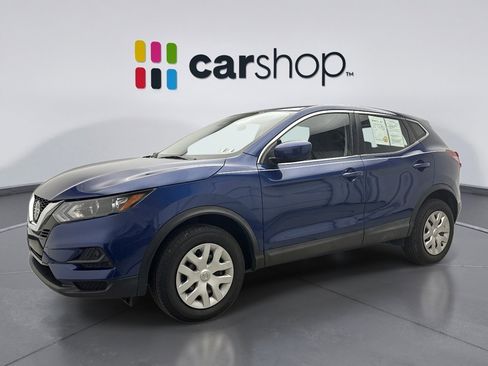 Used 2020 Nissan Rogue Sport S image 1