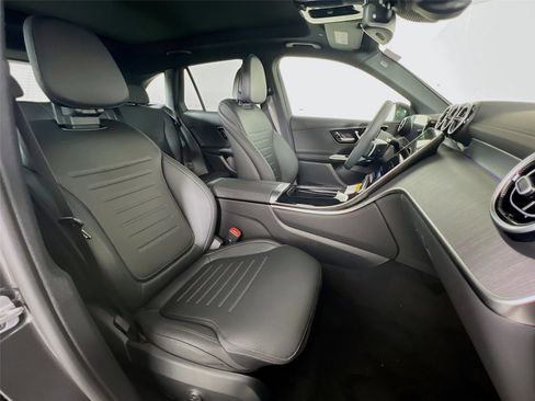 Certified 2025 Mercedes-Benz GLC 300 4MATIC image 25