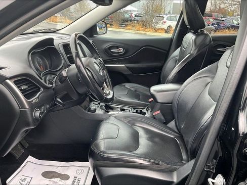 Used 2019 Jeep Cherokee Limited image 27