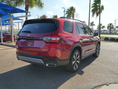 Used 2023 Honda Pilot Touring image 5