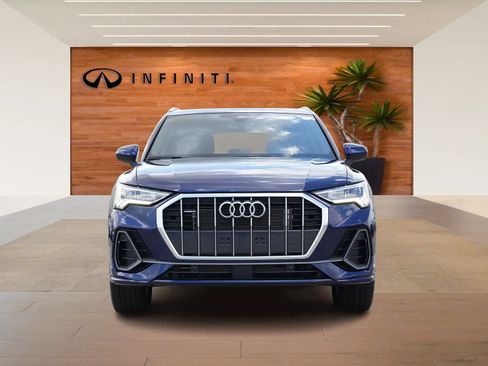 Used 2025 Audi Q3 2.0T Premium image 2