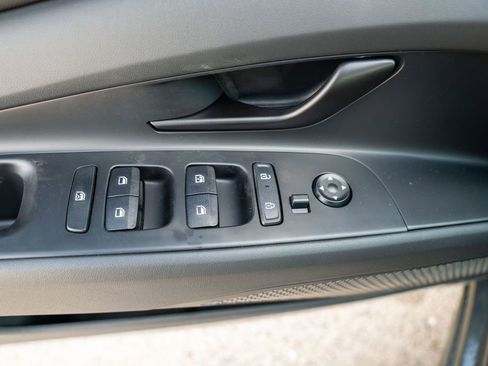 New 2025 Hyundai Elantra SEL image 16