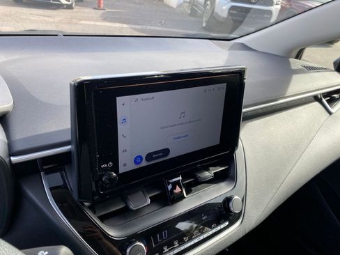 Used 2025 Toyota Corolla LE image 21