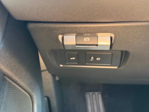 Used 2023 Land Rover Range Rover Evoque SE AWD/4WD image 12