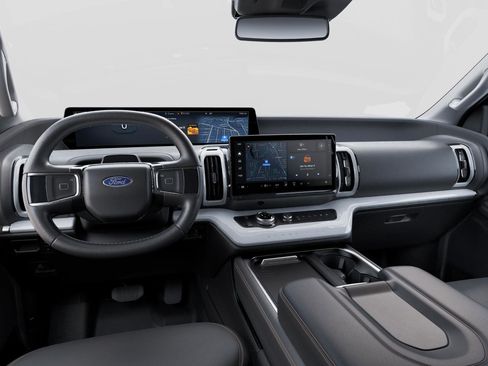 New 2025 Ford Expedition Active image 71