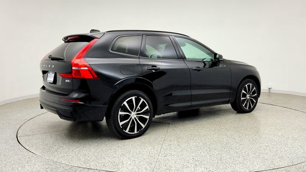 Used 2023 Volvo XC60 B5 Plus w/ Climate Package AWD/4WD image 5