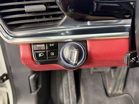 Certified 2019 Porsche Panamera image 19