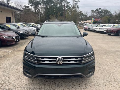 Used 2018 Volkswagen Tiguan SEL Premium image 3