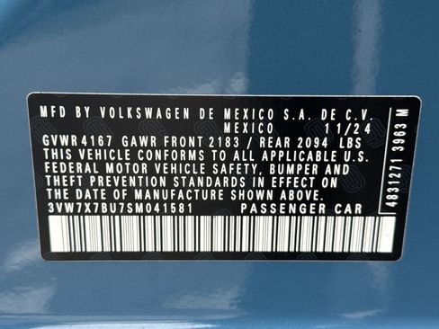 Certified 2025 Volkswagen Jetta SE w/ Sunroof Package image 28