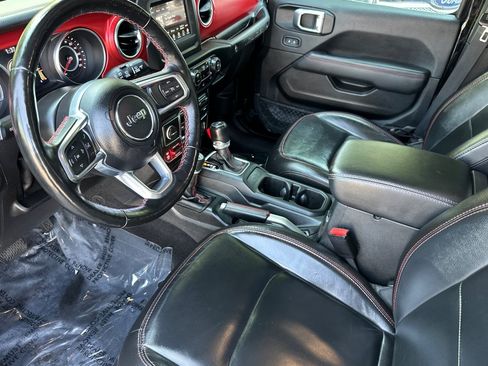Used 2021 Jeep Wrangler Unlimited Rubicon w/ Cold Weather Group AWD/4WD image 10