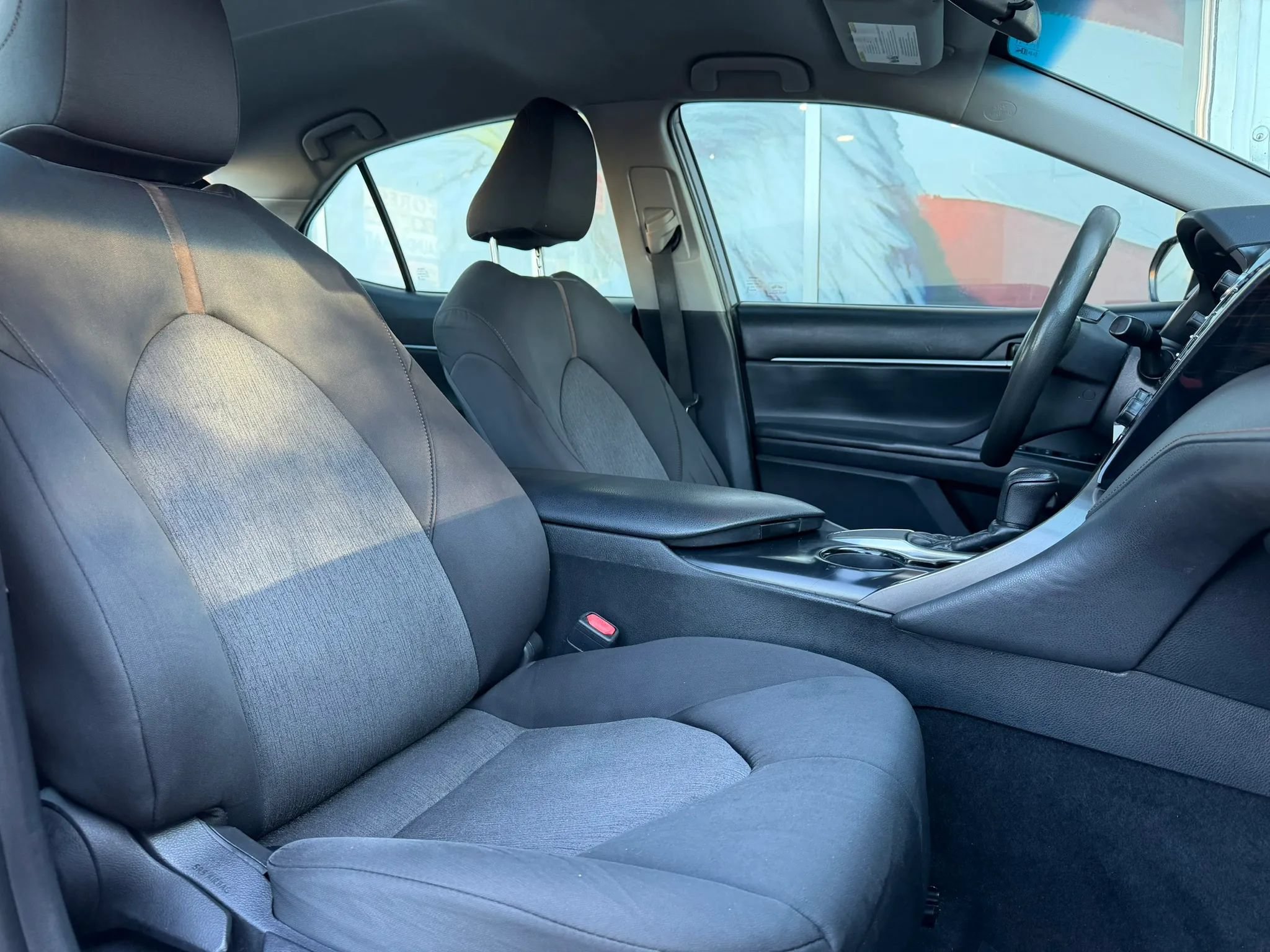 Used 2018 Toyota Camry LE FWD image 12